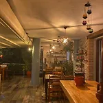 Suna House Pensión