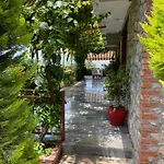 Suna House Pensión 4*