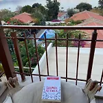 Suna House Pensión 4*
