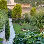Suna House