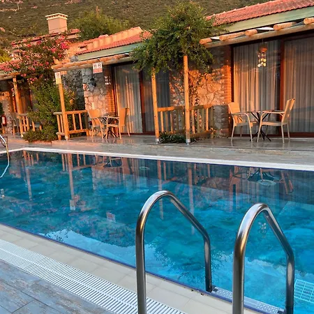 Suna House בית הארחה 4*