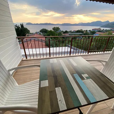 Suna House